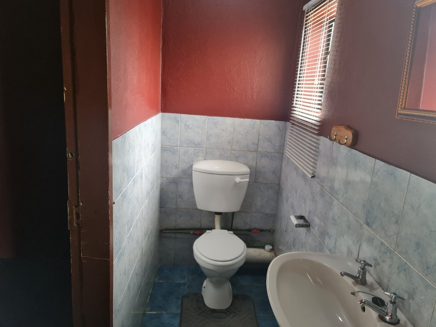 2 Bedroom Property for Sale in Oos Einde North West
